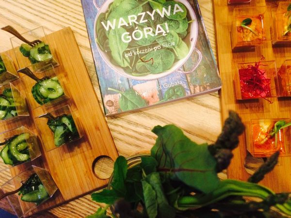 Wegańśka uczta podczas premiery Warzywa górą