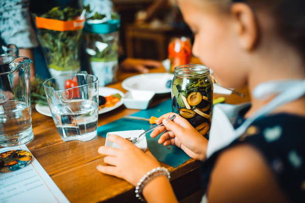 warsztaty kulinarne z finalistami programu telewizyjnego MasterChef Junior