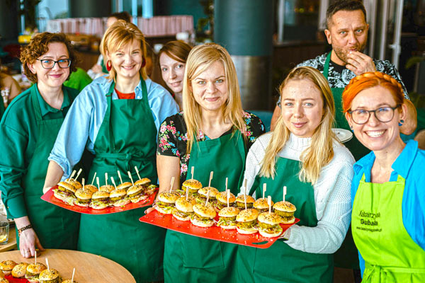 Integracyjne warsztaty kulinarne nad morzem w Amber Baltic Katarzyna Gubała