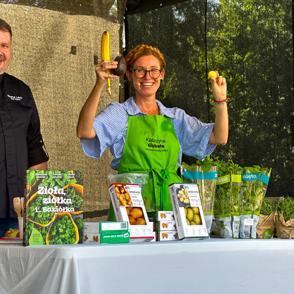 Warsztaty kulinarne z Katarzyną Gubałą i KGW festiwal Dary Ziemi Gdynia lepienie pierogów