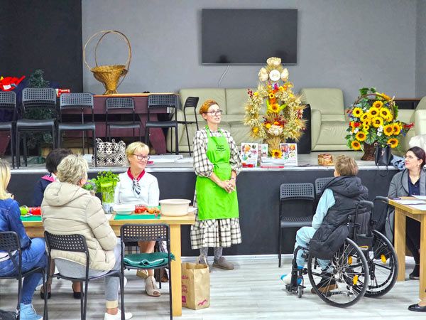 Warsztaty kulinarne dla KGW nie marnowanie jedzenia drugie życie produktu zero waste GOK Gidle Katarzyna Gubała