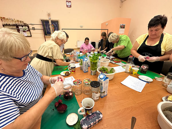 Warsztaty kulinarne kiszenie słoiki przetwory z KGW Ogorzelczyn Katarzyna Gubała