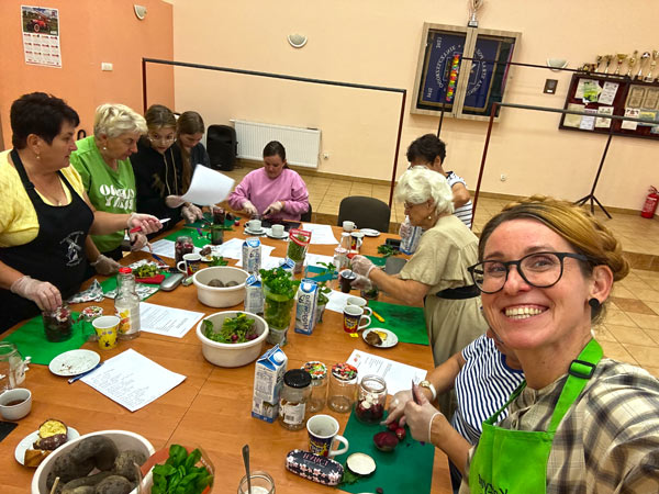 Warsztaty kulinarne kiszenie słoiki przetwory z KGW Ogorzelczyn Katarzyna Gubała