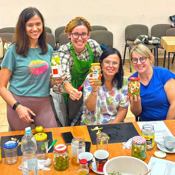 Warsztaty kulinarne kiszenie słoiki przetwory z KGW Ogorzelczyn Katarzyna Gubała