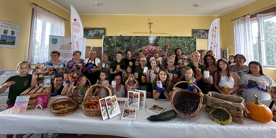 Zdrowy ferment i ziołolecznictwo warsztaty kiszenia z wykorzystaniem jabłek dla KGW Jabłuszka