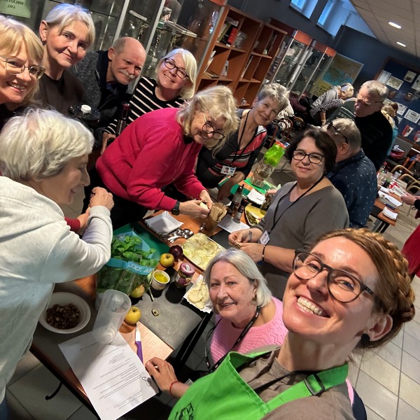 Warsztaty kulinarne dla seniorów z Uniwersytetu Trzeciego Wieku AWL Katarzyna Gubała