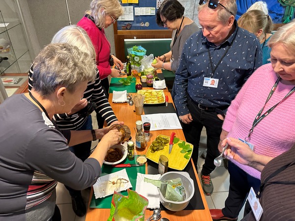 Warsztaty kulinarne dla seniorów z Uniwersytetu Trzeciego Wieku AWL Katarzyna Gubała