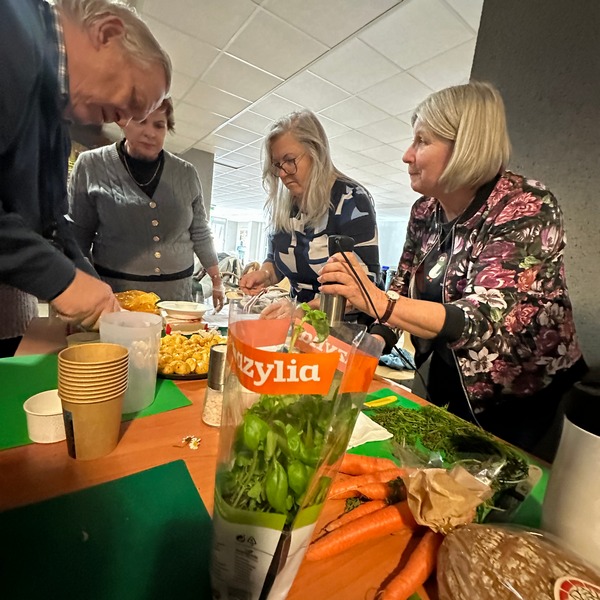 Warsztaty kulinarne dla seniorów z Uniwersytetu Trzeciego Wieku AWL Katarzyna Gubała