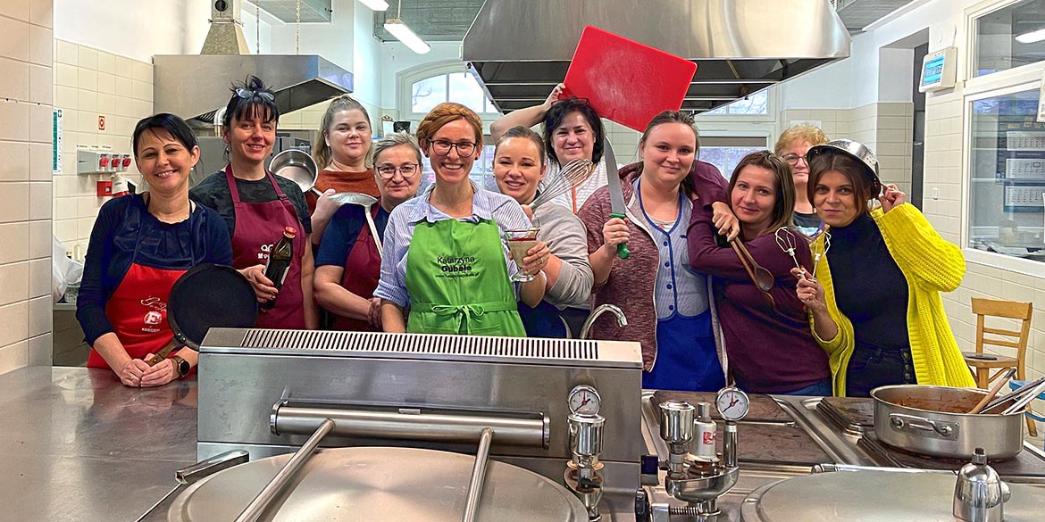 Zmiany w żywieniu dzieci i młodzieży na stołówkach szkolnych wyjaśnienie rozporządzenia - Katarzyna Gubała