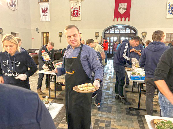 Integracyjne warsztaty gotowania na 130 osób w krzyżackim zamku Ryn